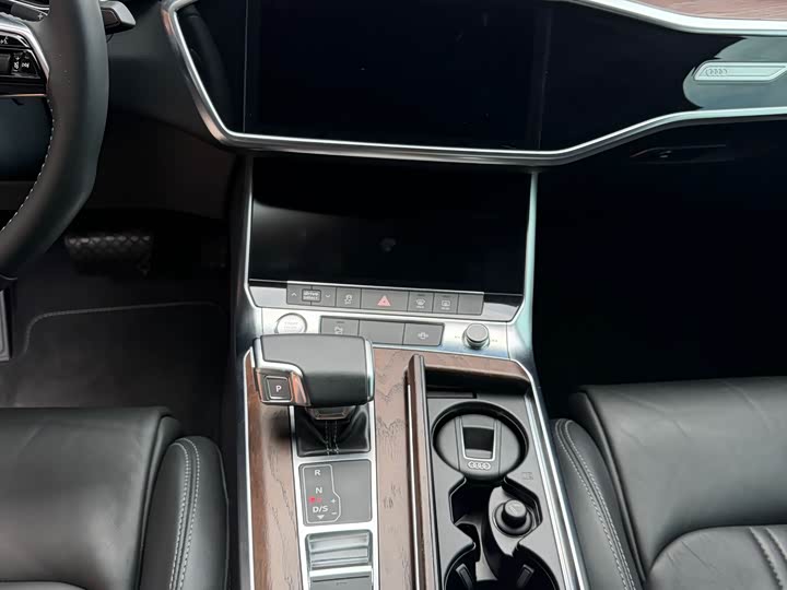 Audi A6L 40 TFSI люкс-динамик — фото 7