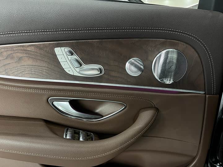 Mercedes-Benz E-Class 2020 E 300 L — фото 12