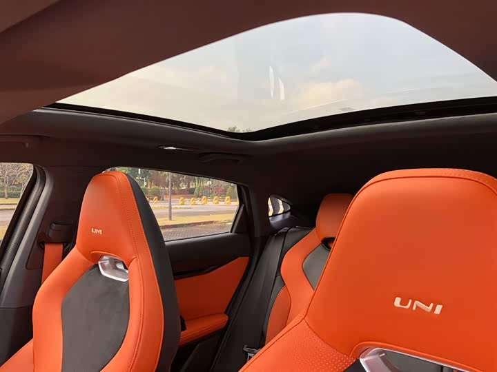 Changan UNI-V 2023 1.5 T — фото 33