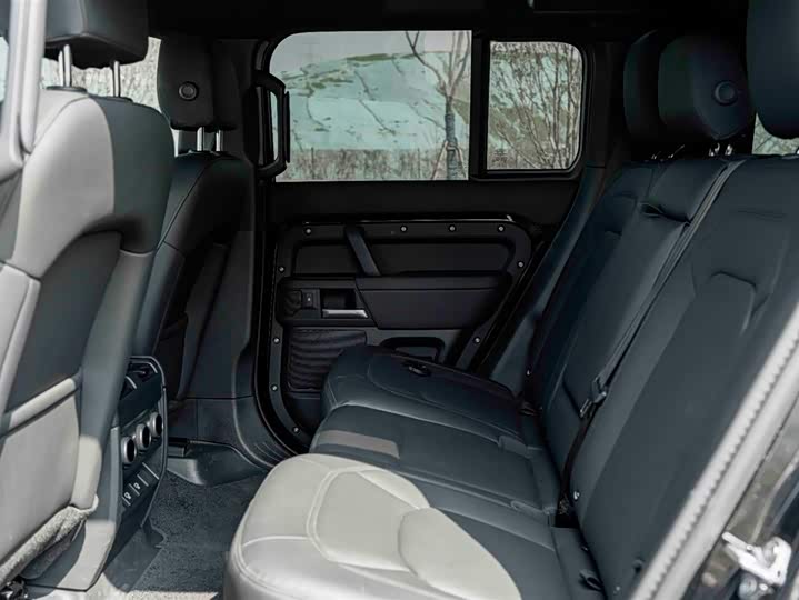 Land Rover Defender — фото 11