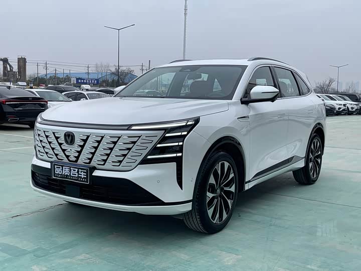 Changan CS75 PLUS 2025 UItra 2.0 T — фото 1
