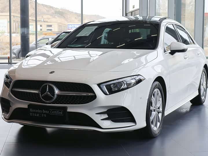 Mercedes-Benz A-Class 2022 A 200 L — фото 3