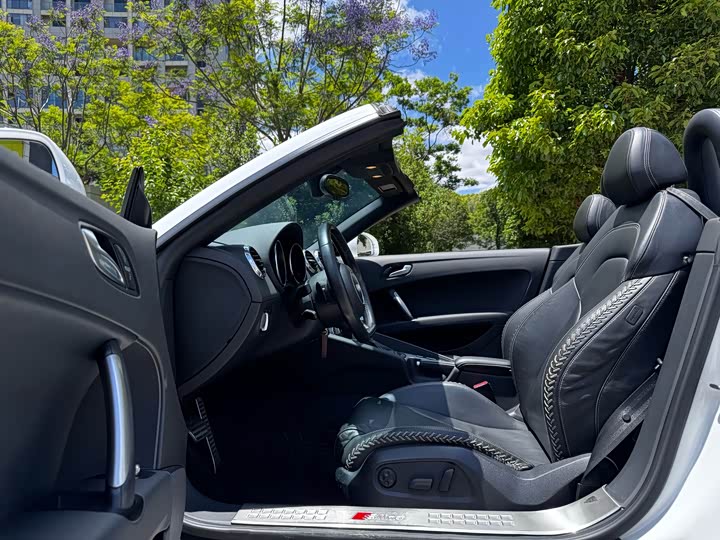 Audi TT 2013 TT Roadster 45 TFSI — фото 14