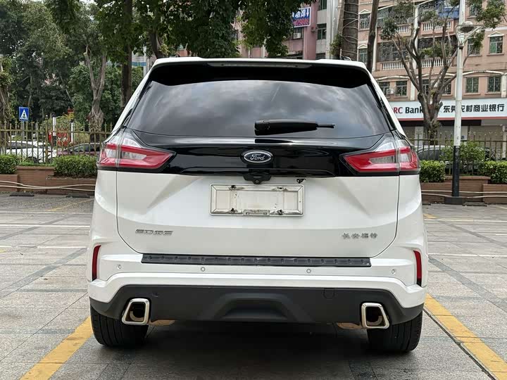 Ford Edge — фото 5