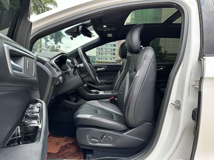Ford Edge — фото 15