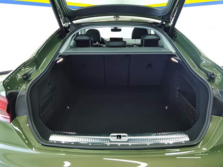 Audi A5 2024 Sportback 40 TFSI — фото 4