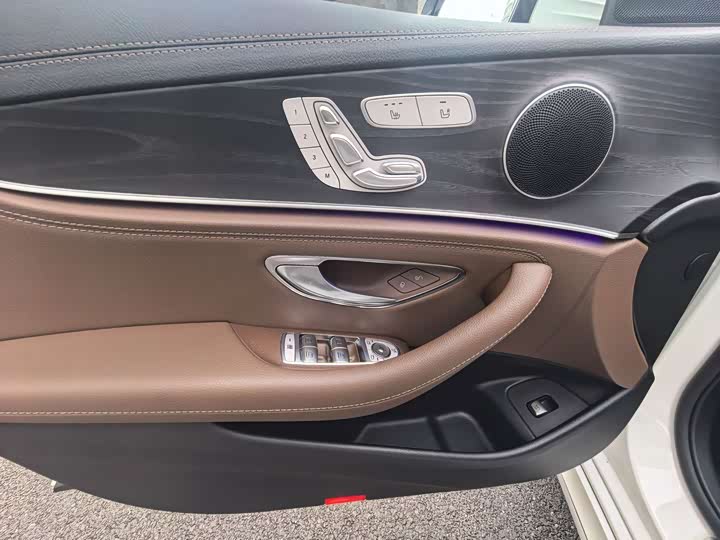 Mercedes-Benz E-Class 2021 E 300 L — фото 11