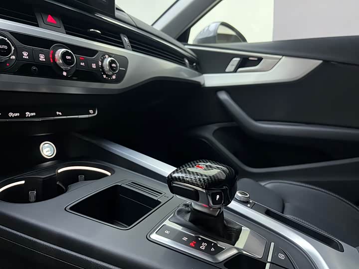 Audi A4L 2024 40 TFSI — фото 11