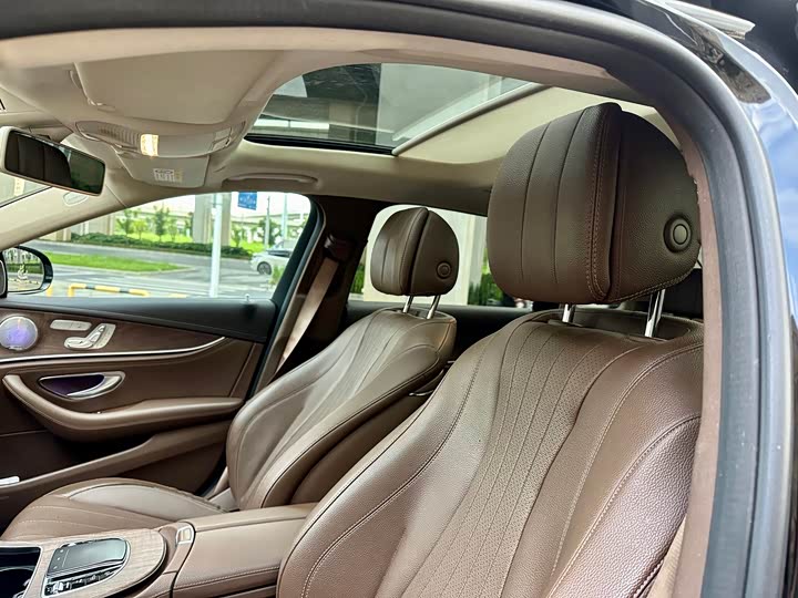 Mercedes-Benz E-Class 2019 E 300 L Luxury — фото 6