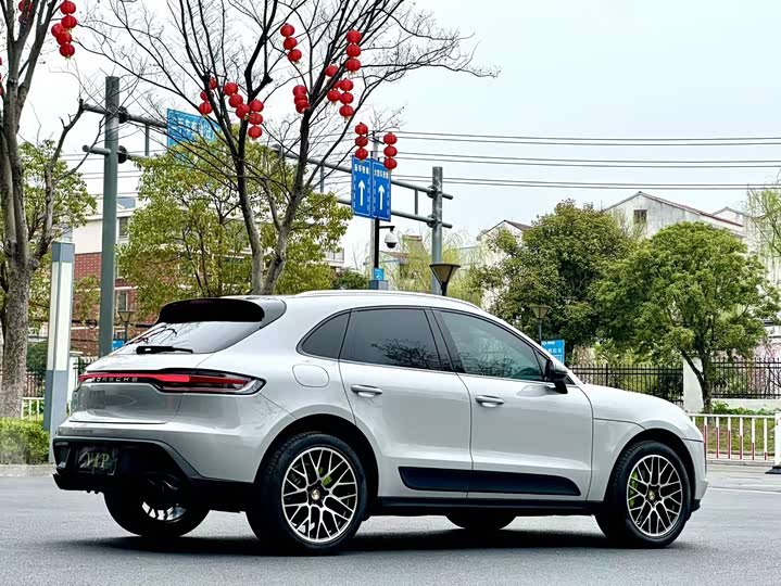 Porsche Macan 2018 Macan 2.0 T — фото 11