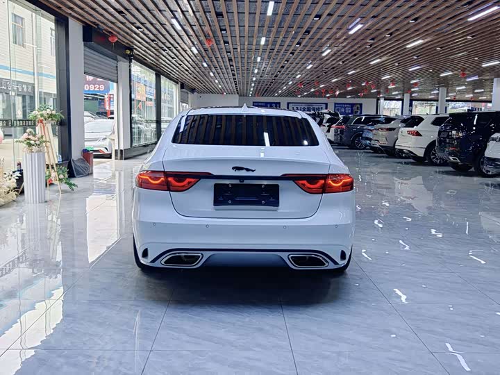 Jaguar XFL 2023 XFL 2.0 T P 200 2 WD — фото 16