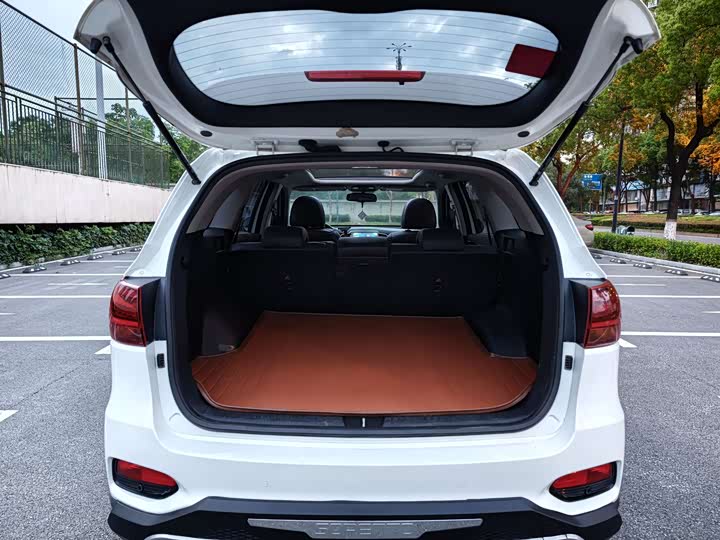 Kia Sorento — фото 16