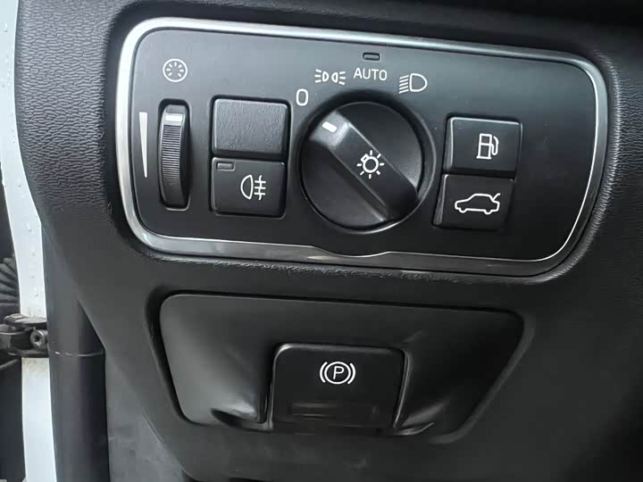 Volvo XC60 2017 T 5 AWD — фото 10