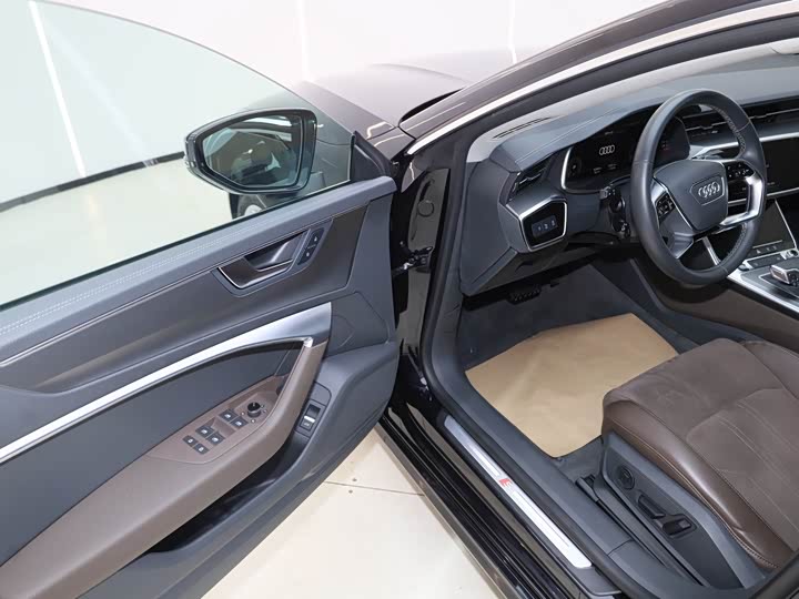 Audi A7L 2024 45 TFSI S-line — фото 17