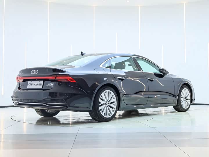 Audi A7L 2024 45 TFSI S-line — фото 4