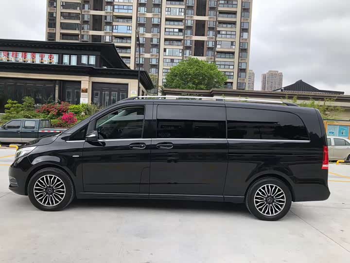 Mercedes-Benz V-Class 2018 V 260 L V — фото 8
