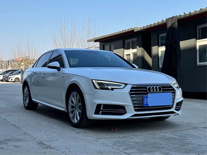 Audi A4L 2018 30 40 TFSI — фото 3