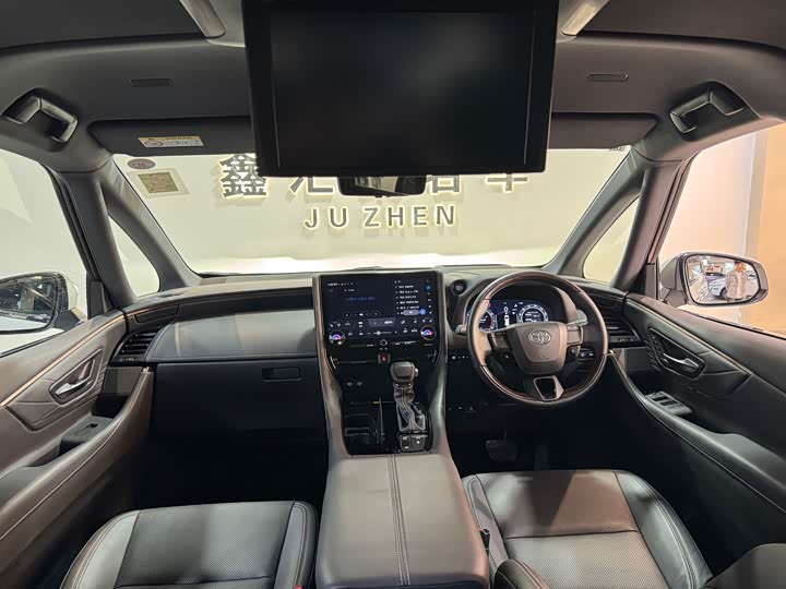 Toyota Alphard — фото 9