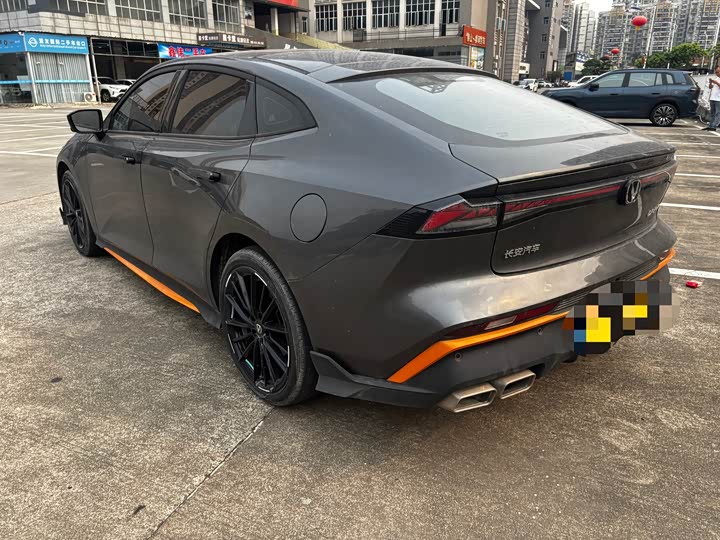 Changan UNI-V 2024 1.5 T Sport — фото 8
