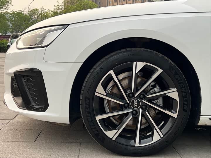 Audi A4L 2023 40 TFSI — фото 12
