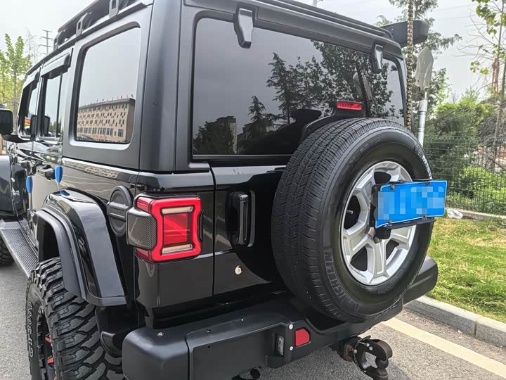 Jeep Wrangler — фото 17