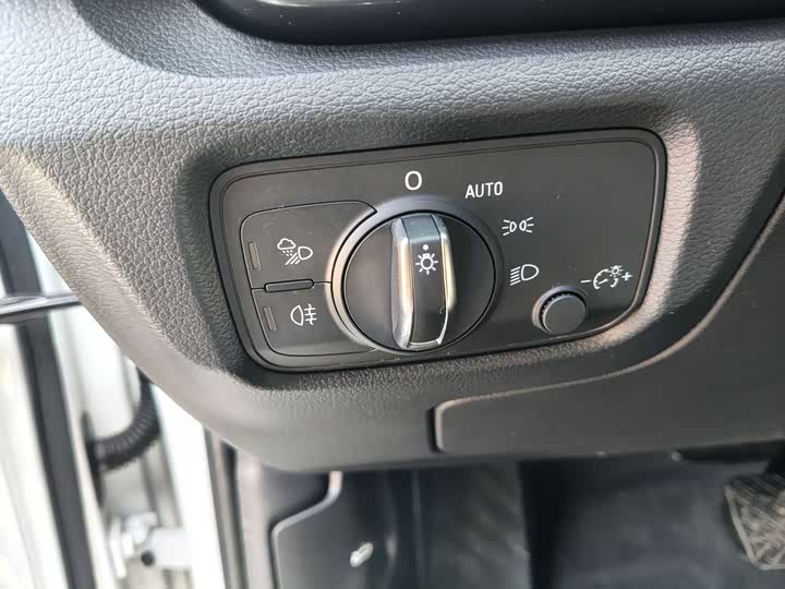 Audi A3 2019 Limousine 35 TFSI V — фото 13