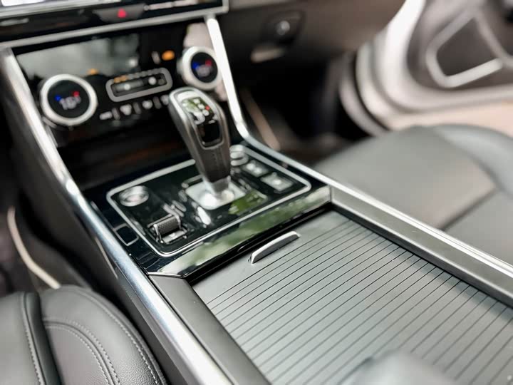 Jaguar XEL 2020 2.0 T 200 PS S — фото 19