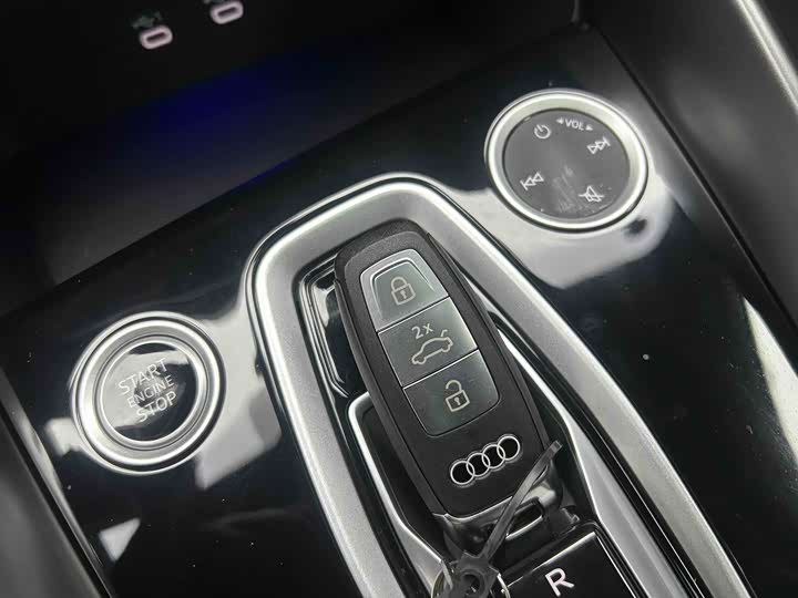 Audi A3 2025 Sportback 35 TFSI — фото 6