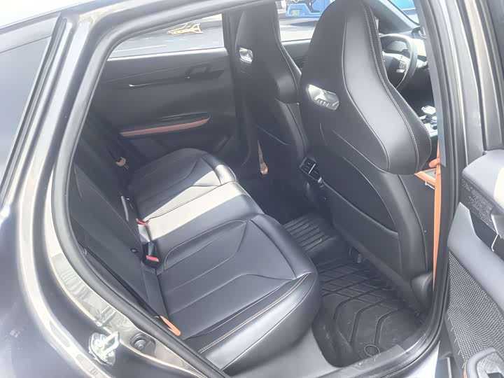 Changan UNI-V 2023 1.5 T Premium — фото 14