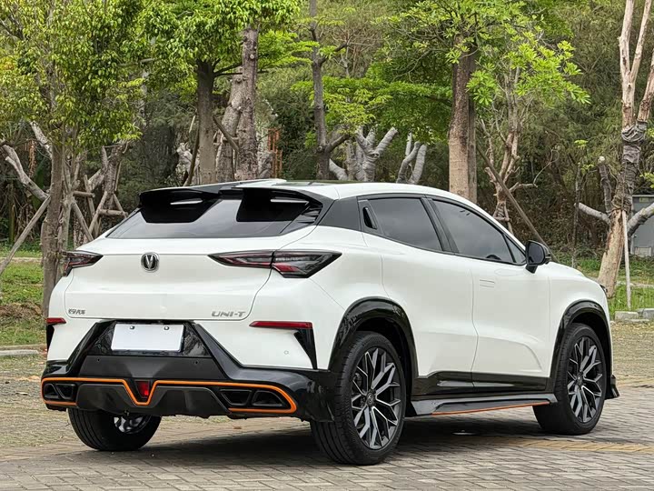 Changan UNI-T 2022 1.5 T Premium — фото 12