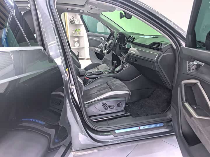 Audi Q3 2023 35 TFSI (1.4 T) — фото 18