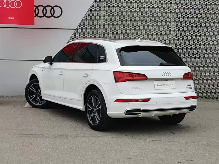 Audi Q5L 2018 40 TFSI V — фото 5