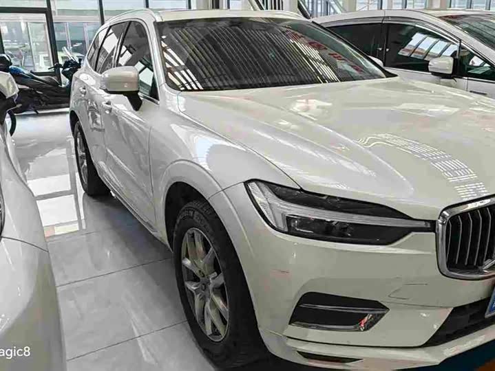 Volvo XC60 2021 T 5 4 WD — фото 2