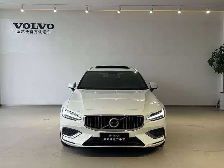 Volvo V60 2023 B 5 — фото 3