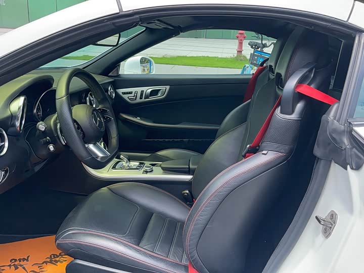 Mercedes-Benz SLC 2018 SLC 300 Sport — фото 6