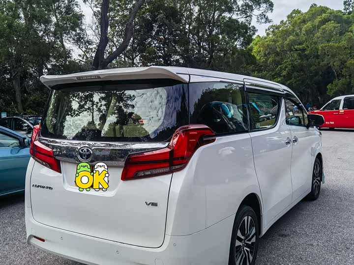 Toyota Alphard — фото 4