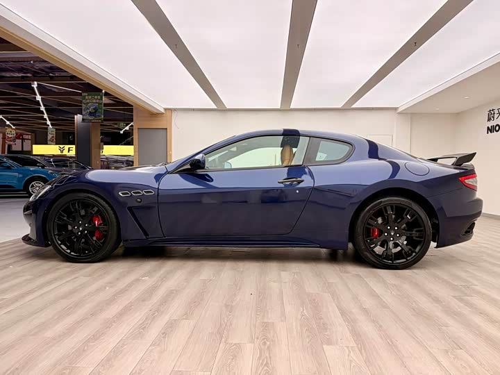 Maserati Gran 2015 4.7 L MC — фото 3