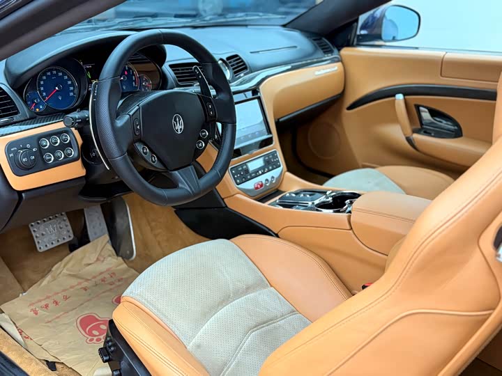Maserati Gran 2015 4.7 L MC — фото 12
