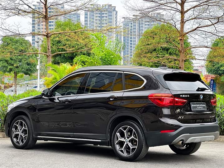 BMW X1 2019 s Drive 18 Li — фото 6