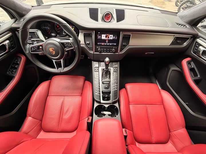 Porsche Macan 2017 Macan Turbo 3.6 T — фото 10