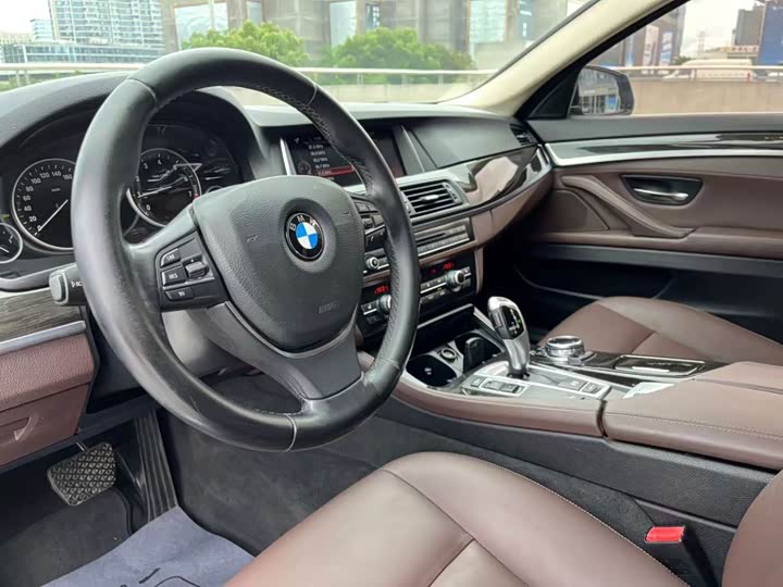 BMW 5 Series 525Li — фото 3