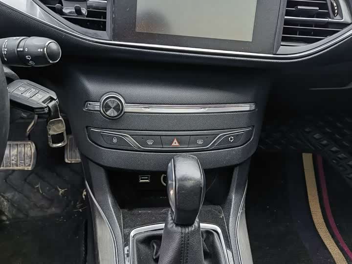 Peugeot 308 S 2015 1.6 T AT — фото 8