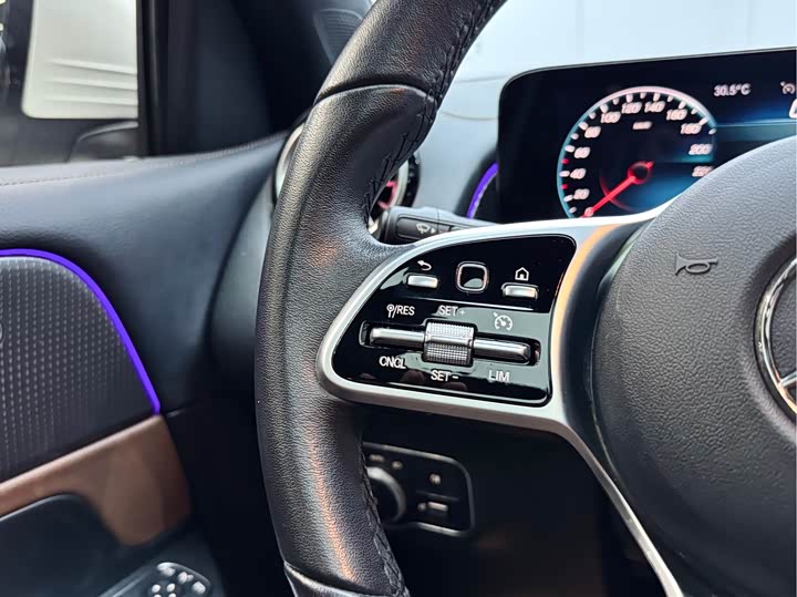 Mercedes-Benz GLB 2021 GLB 200 — фото 20