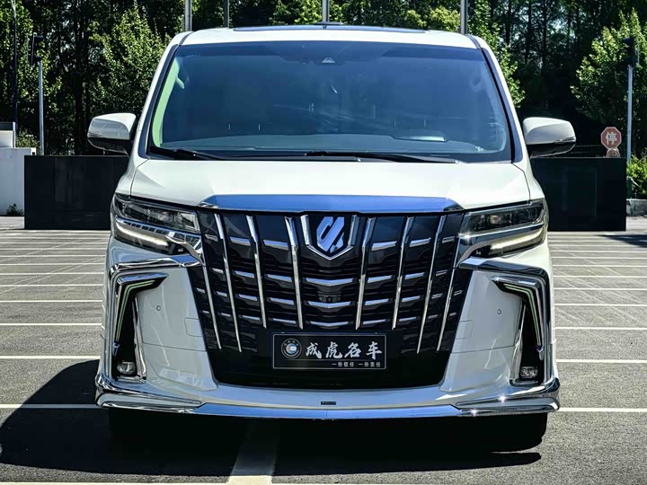 Toyota Alphard — фото 2
