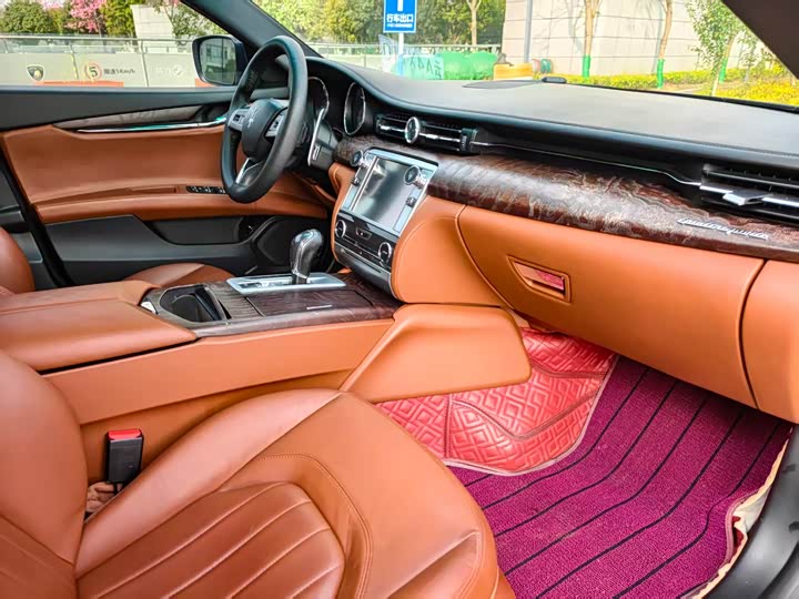 Maserati Quattroporte — фото 10