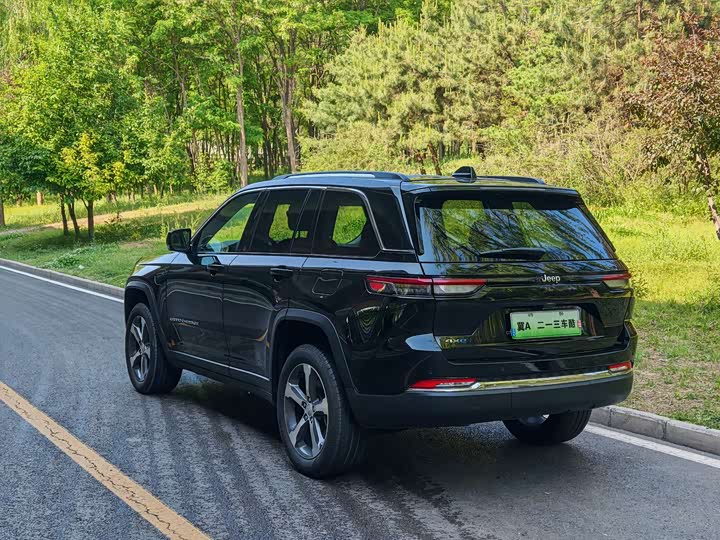 Jeep Grand Cherokee 4xe — фото 17