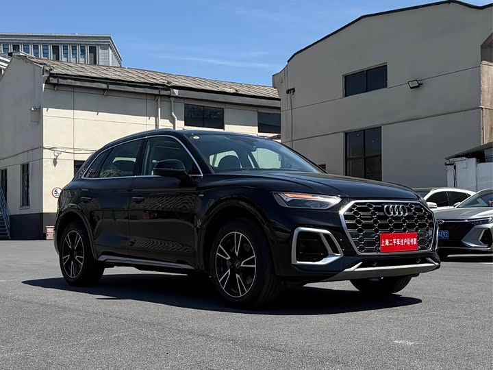 Audi Q5L 2022 40 T — фото 2
