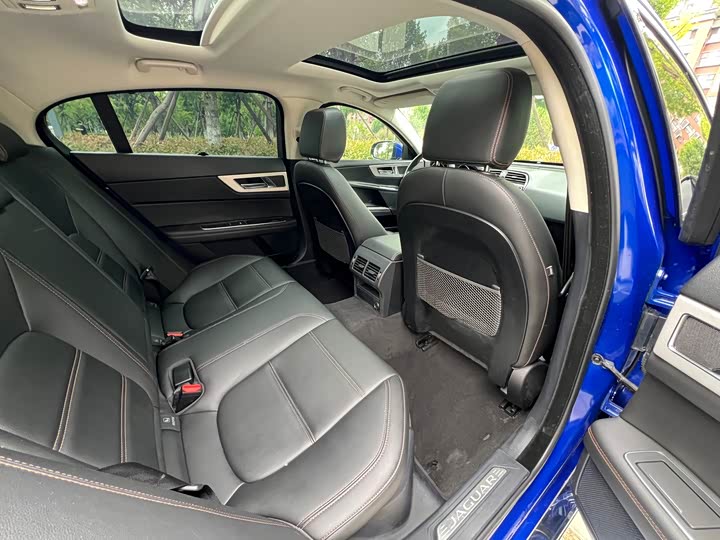 Jaguar XEL 2018 2.0 T 200 PS — фото 10