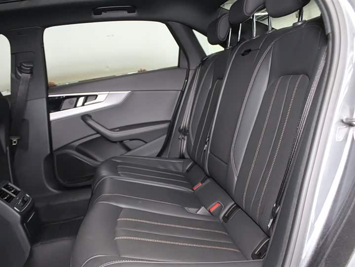 Audi A4L 2024 40 TFSI quattro RS — фото 10