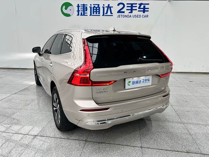 Volvo XC60 2023 B 5 4 WD — фото 7